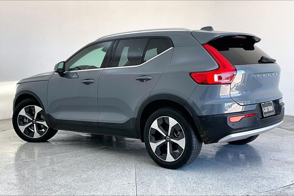 2023 Volvo XC40 B4 Plus Bright Theme