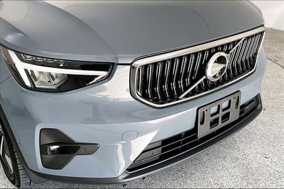 2023 Volvo XC40 B4 Plus Bright Theme