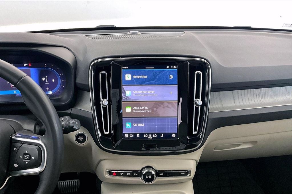 2023 Volvo XC40 B4 Plus Bright Theme