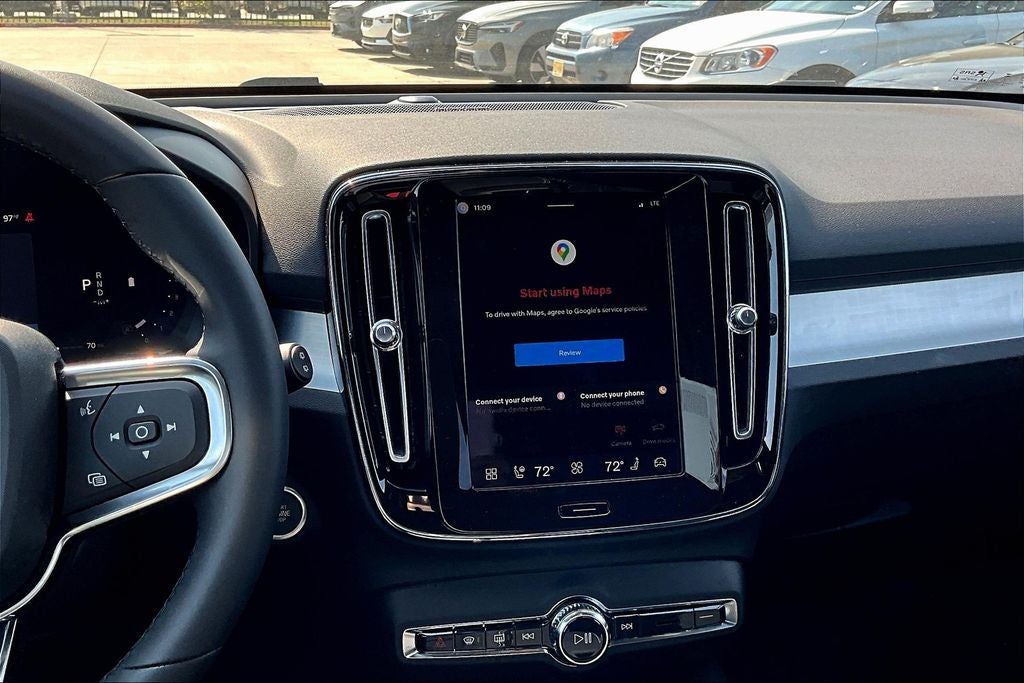 2026 Volvo XC40 B4 Plus