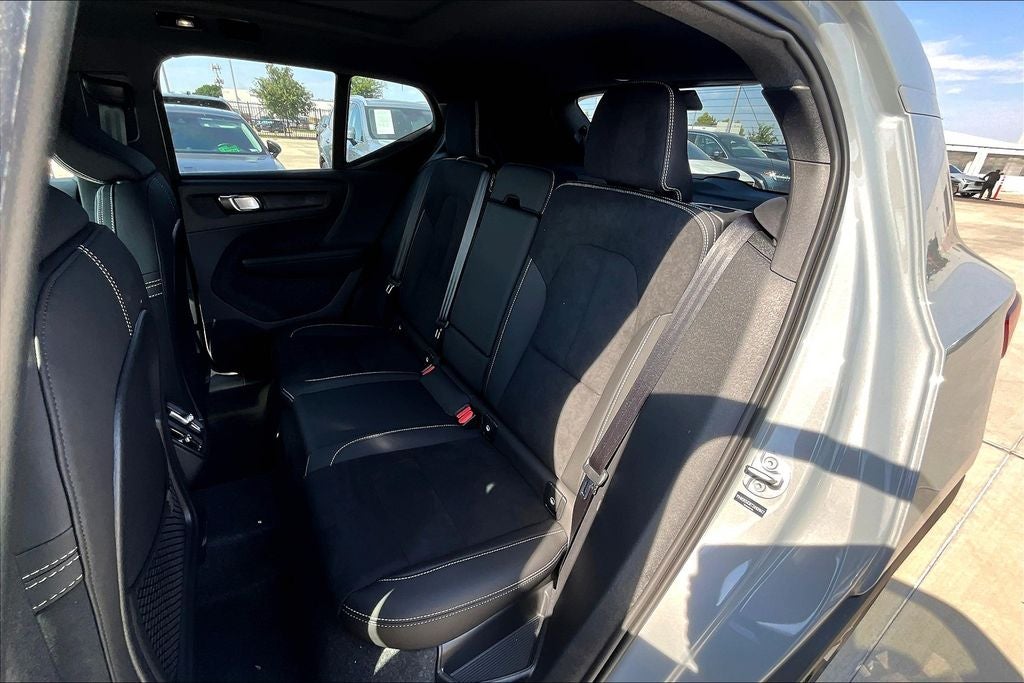 2026 Volvo XC40 B4 Plus