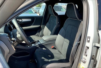 2026 Volvo XC40 B4 Plus