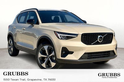 2026 Volvo XC40 B4 Plus