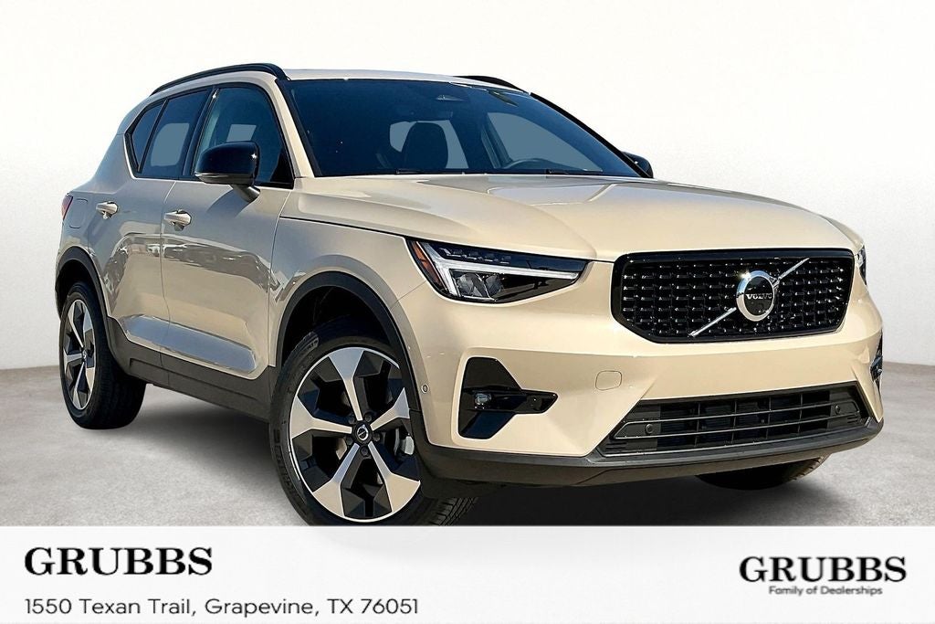 2026 Volvo XC40 B4 Plus