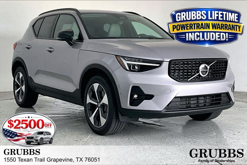 2026 Volvo XC40 B4 Plus Dark FWD's photo