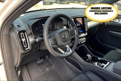 2026 Volvo XC40 B4 Plus