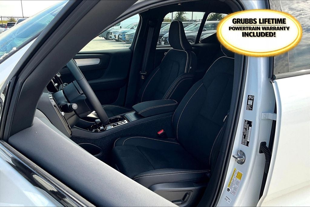 2026 Volvo XC40 B4 Plus