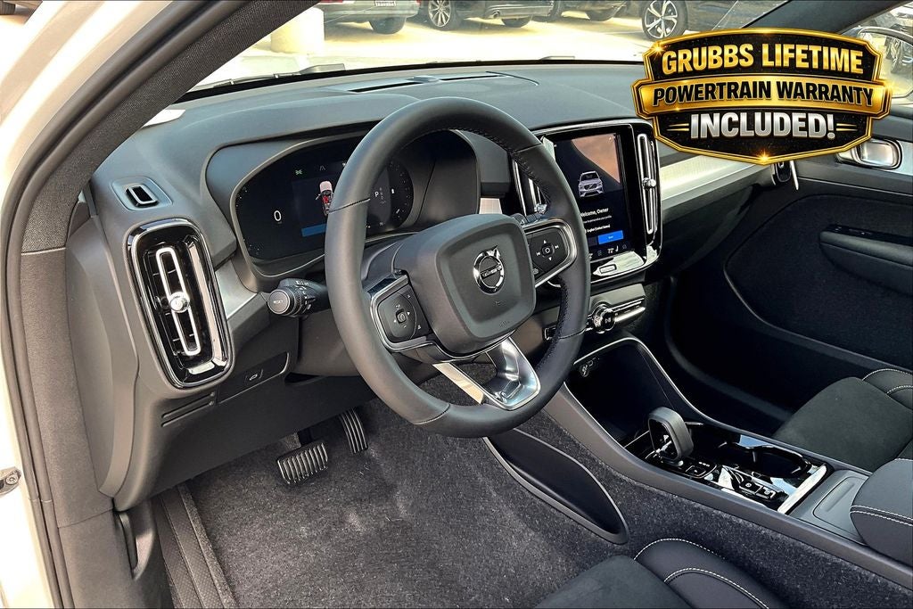 2026 Volvo XC40 B4 Plus