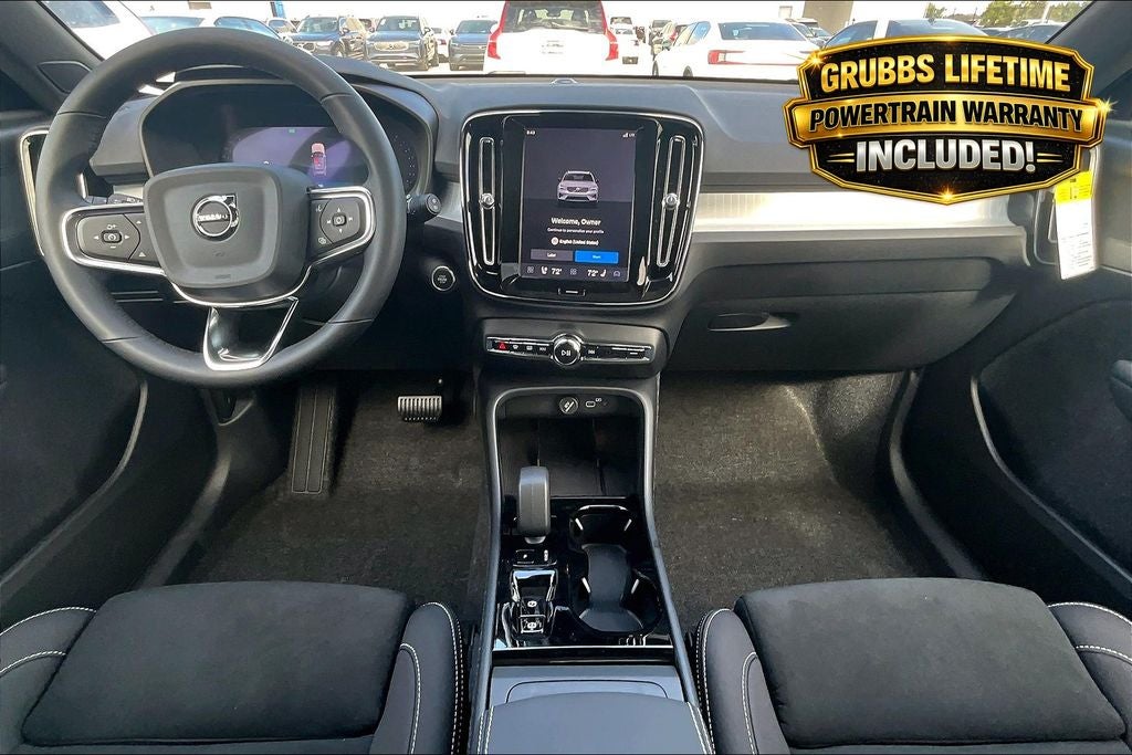 2026 Volvo XC40 B4 Plus