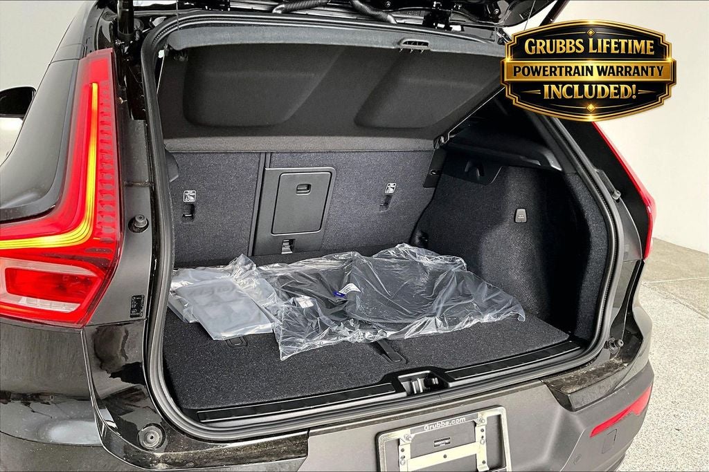 2026 Volvo XC40 B4 Plus