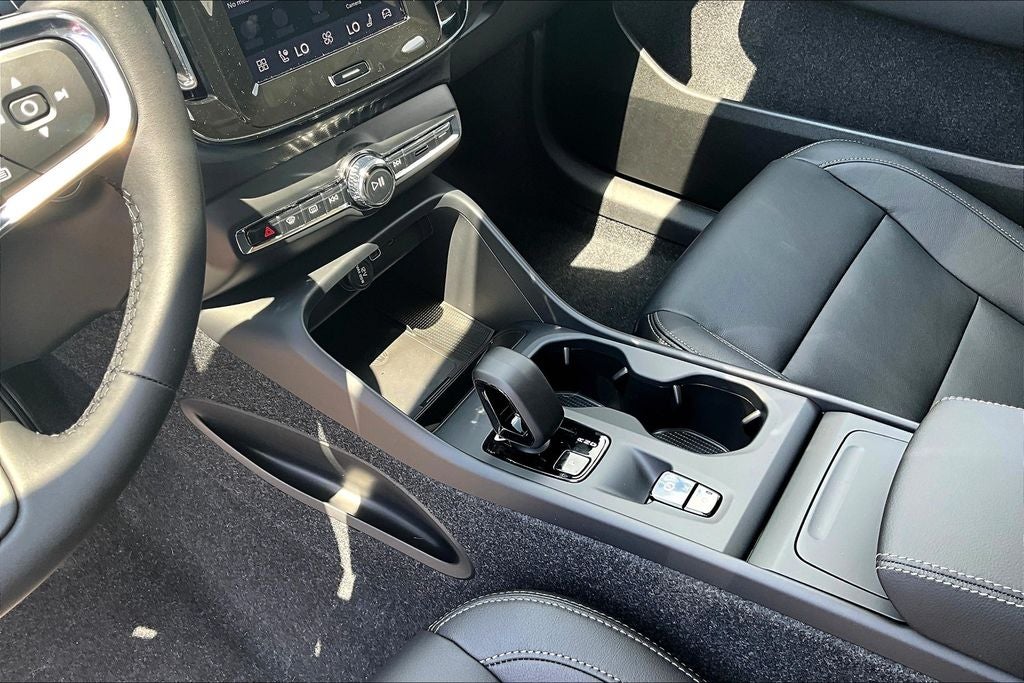 2026 Volvo XC40 B4 Core