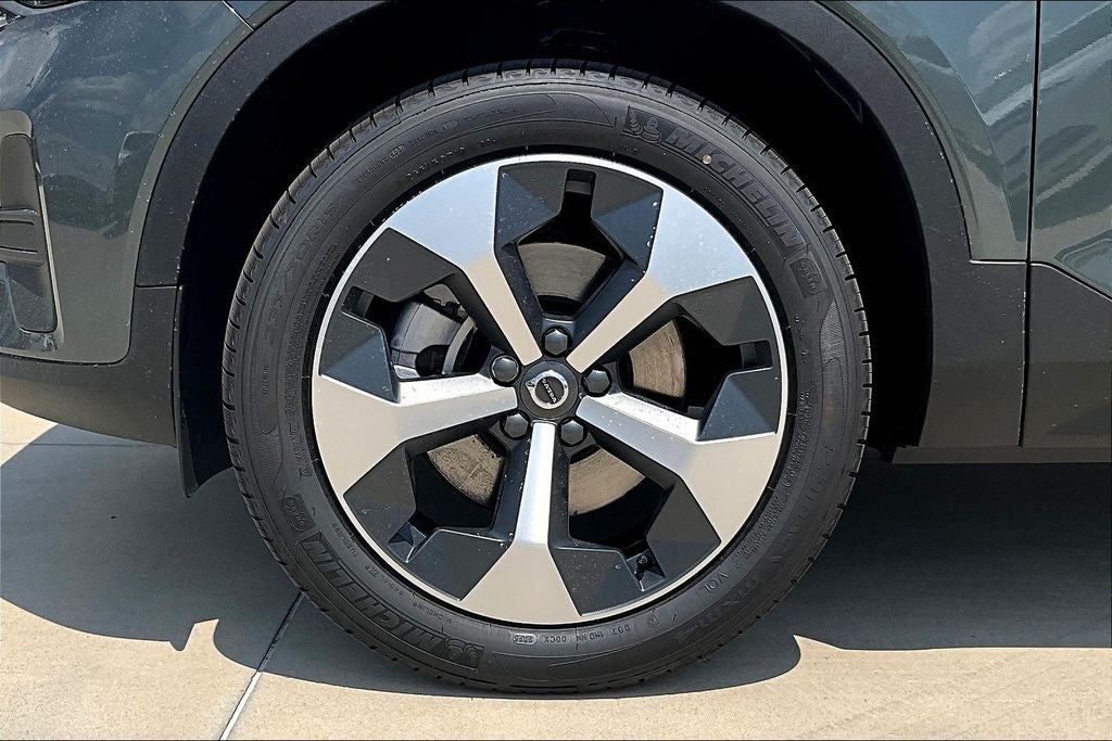 2026 Volvo XC40 B4 Core