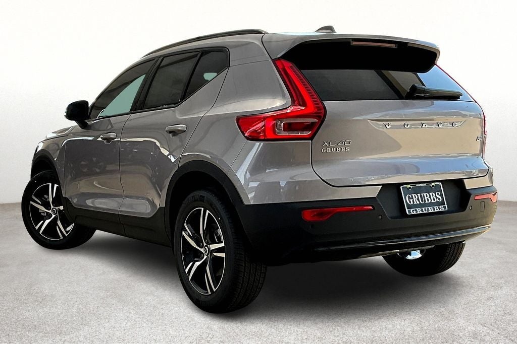 2026 Volvo XC40 B4 Core