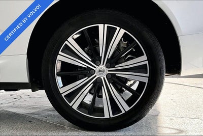2023 Volvo XC60 B5 Ultimate Bright Theme