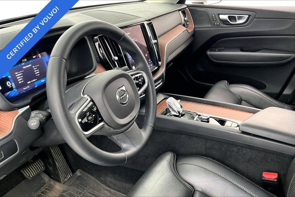 2023 Volvo XC60 B5 Ultimate Bright Theme