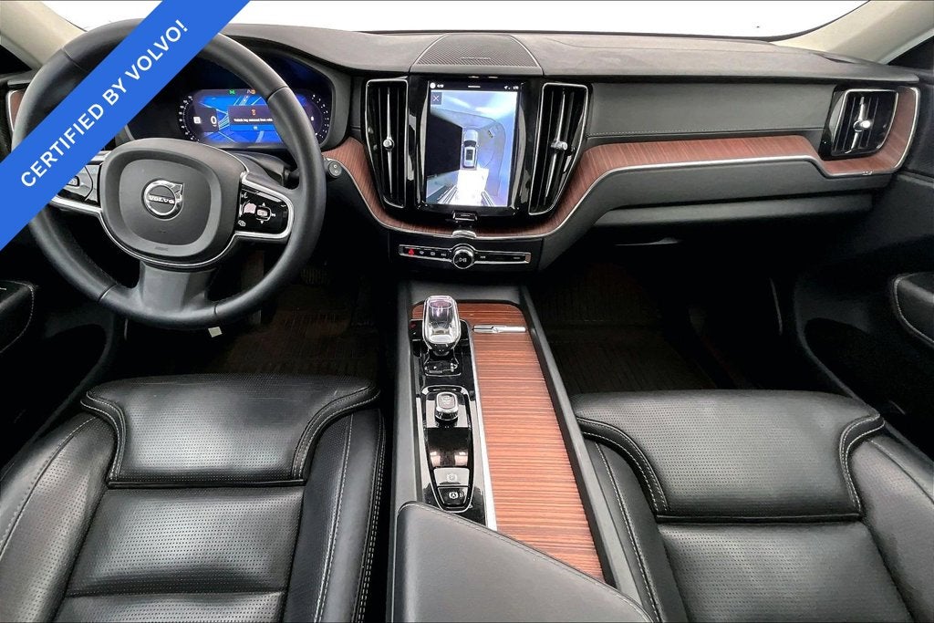 2023 Volvo XC60 B5 Ultimate Bright Theme