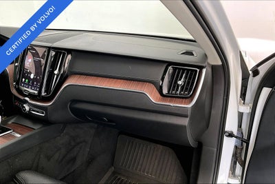 2023 Volvo XC60 B5 Ultimate Bright Theme