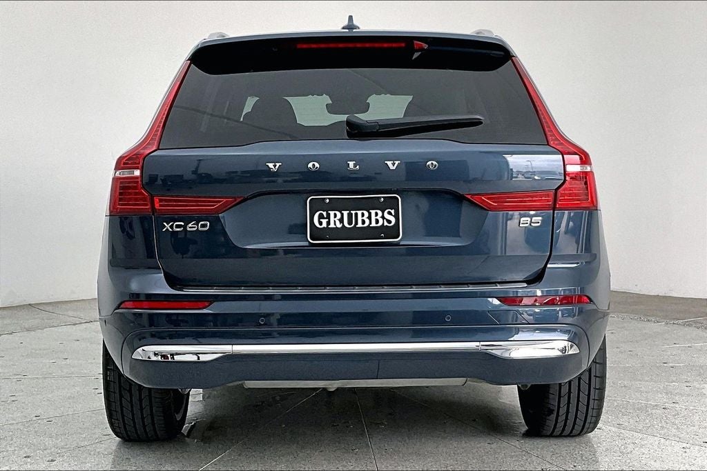 2023 Volvo XC60 B5 Ultimate Bright Theme