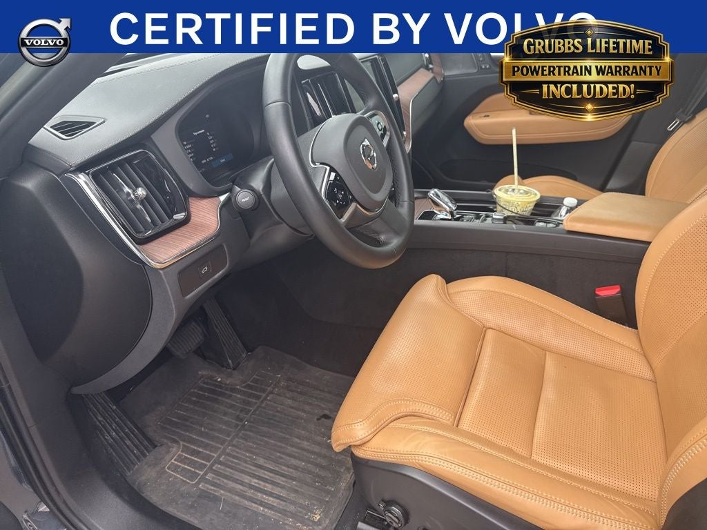 2023 Volvo XC60 B5 Ultimate Bright Theme