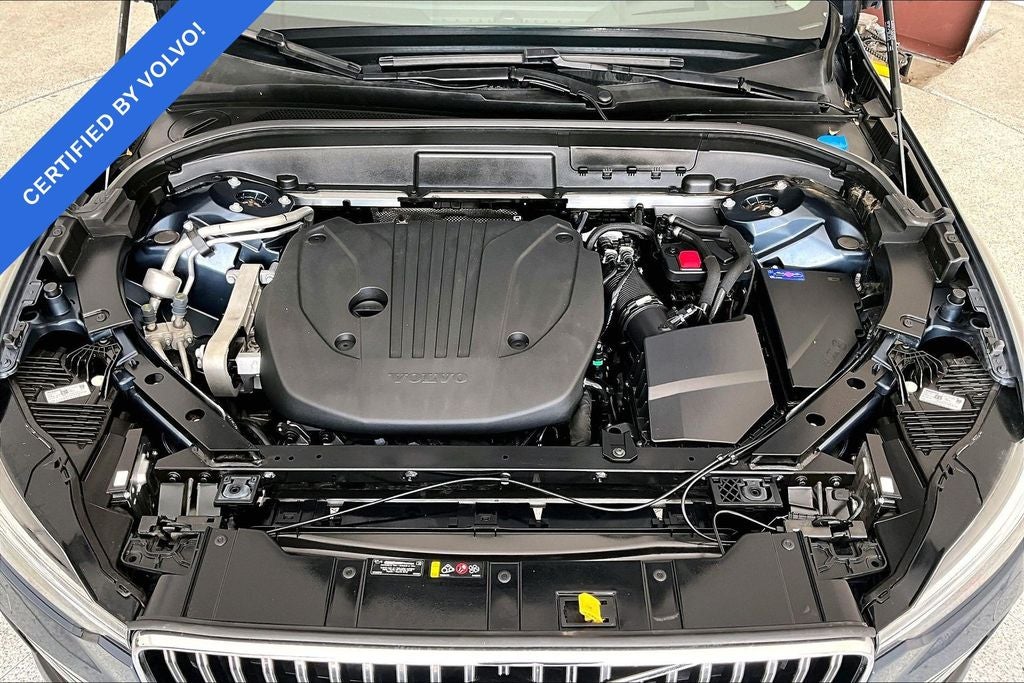 2023 Volvo XC60 B5 Ultimate Bright Theme