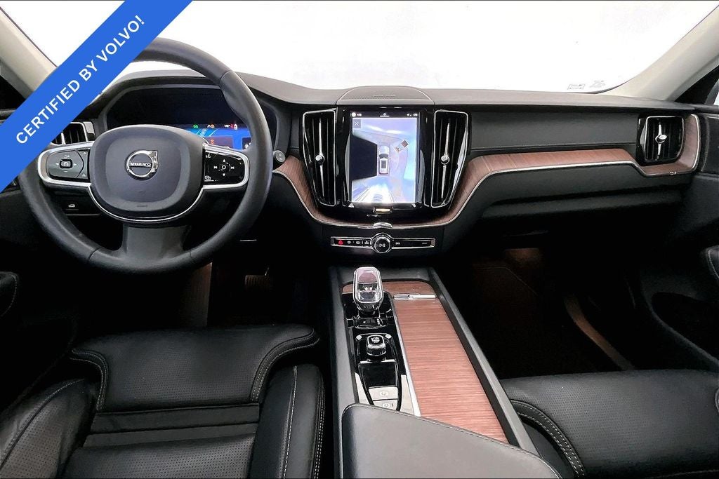 2023 Volvo XC60 B5 Ultimate Bright Theme