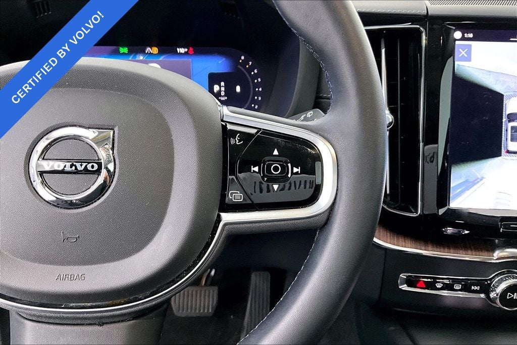 2023 Volvo XC60 B5 Ultimate Bright Theme