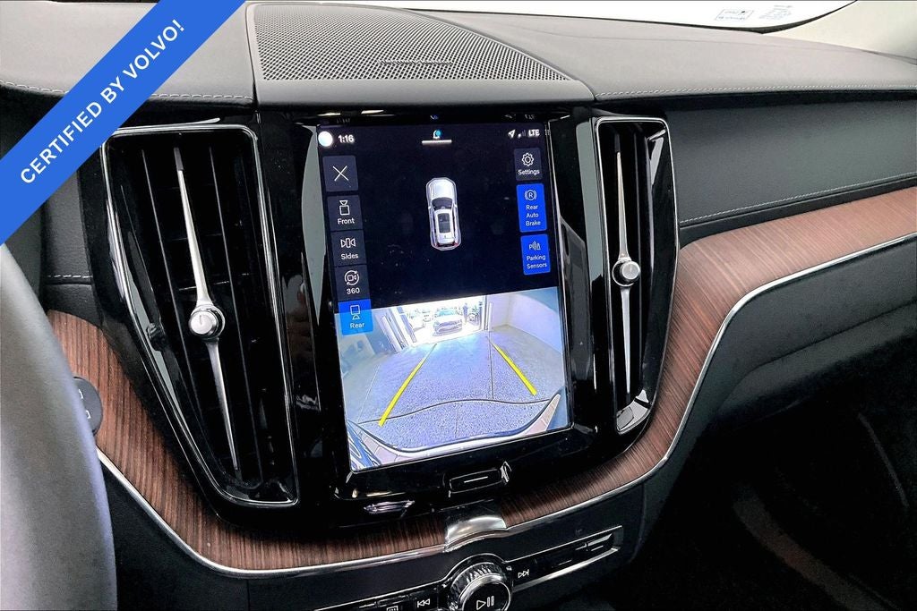 2023 Volvo XC60 B5 Ultimate Bright Theme