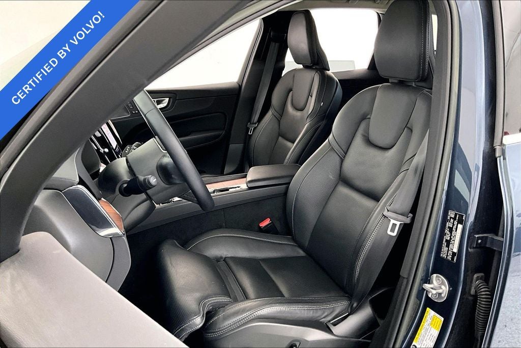 2023 Volvo XC60 B5 Ultimate Bright Theme