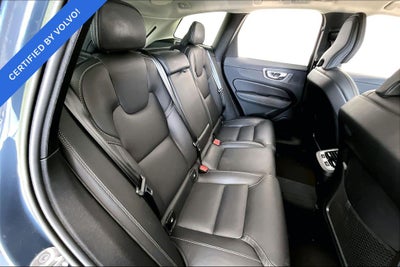 2023 Volvo XC60 B5 Ultimate Bright Theme