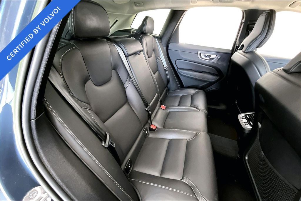 2023 Volvo XC60 B5 Ultimate Bright Theme