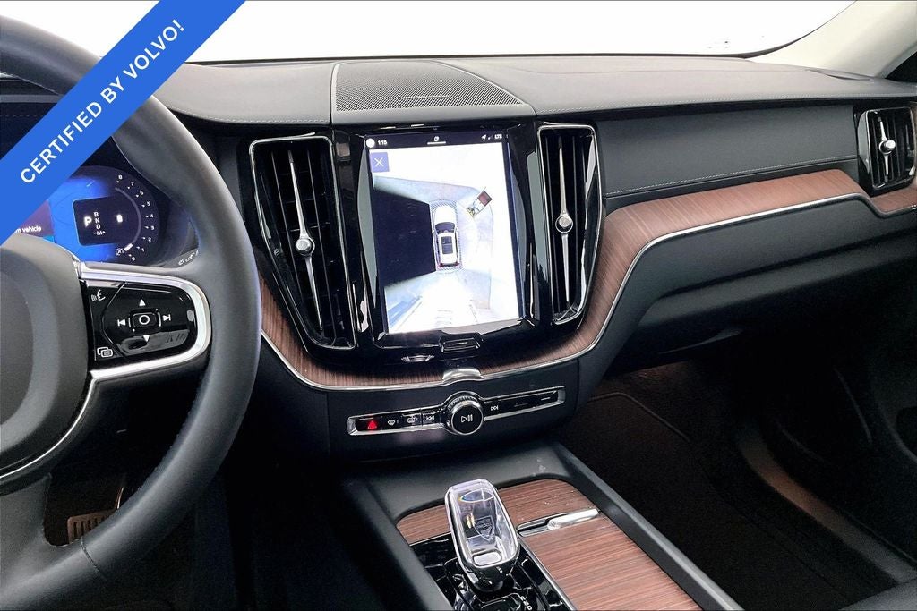 2023 Volvo XC60 B5 Ultimate Bright Theme