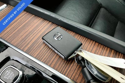 2023 Volvo XC60 B5 Ultimate Bright Theme