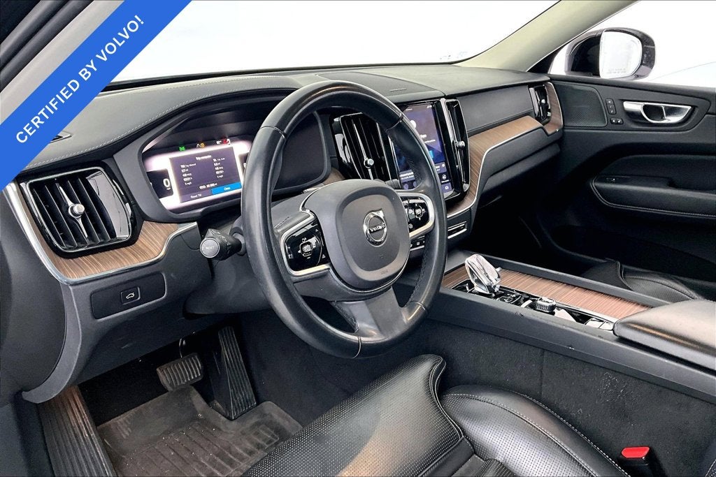2023 Volvo XC60 B5 Ultimate Bright Theme