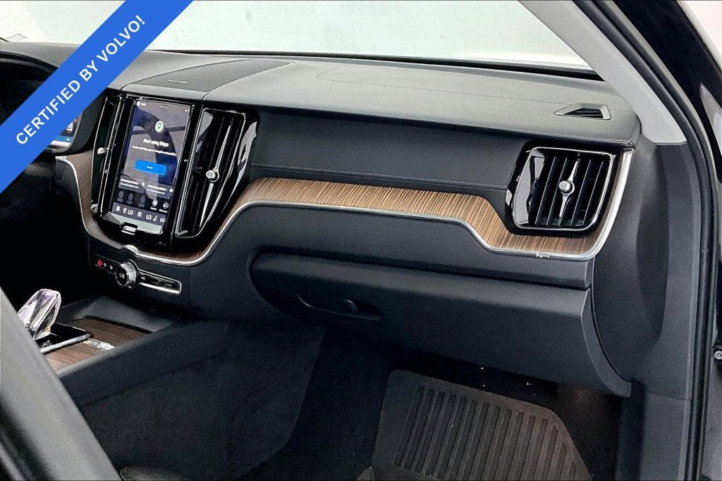 2023 Volvo XC60 B5 Ultimate Bright Theme
