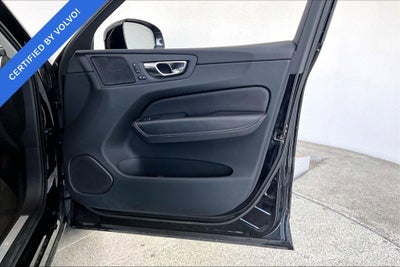 2023 Volvo XC60 B5 Ultimate Bright Theme
