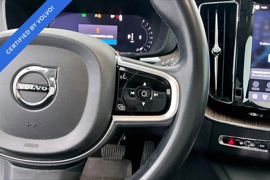 2023 Volvo XC60 B5 Ultimate Bright Theme