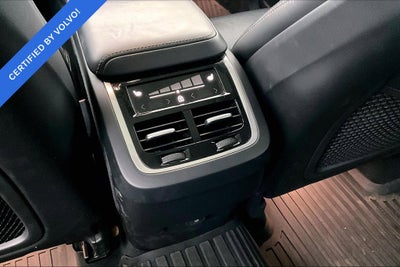 2023 Volvo XC60 B5 Ultimate Bright Theme