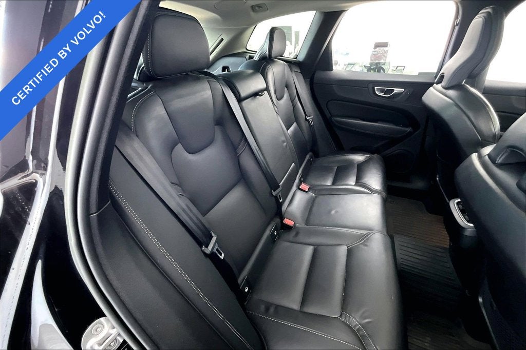 2023 Volvo XC60 B5 Ultimate Bright Theme