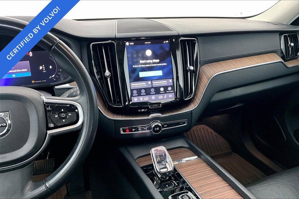2023 Volvo XC60 B5 Ultimate Bright Theme