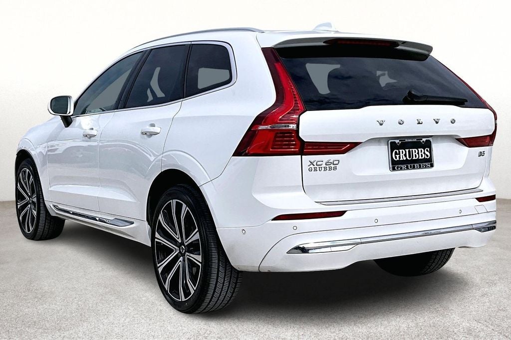 2023 Volvo XC60 B5 Ultimate Bright Theme