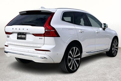 2023 Volvo XC60 B5 Ultimate Bright Theme