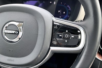 2023 Volvo XC60 B5 Ultimate Bright Theme