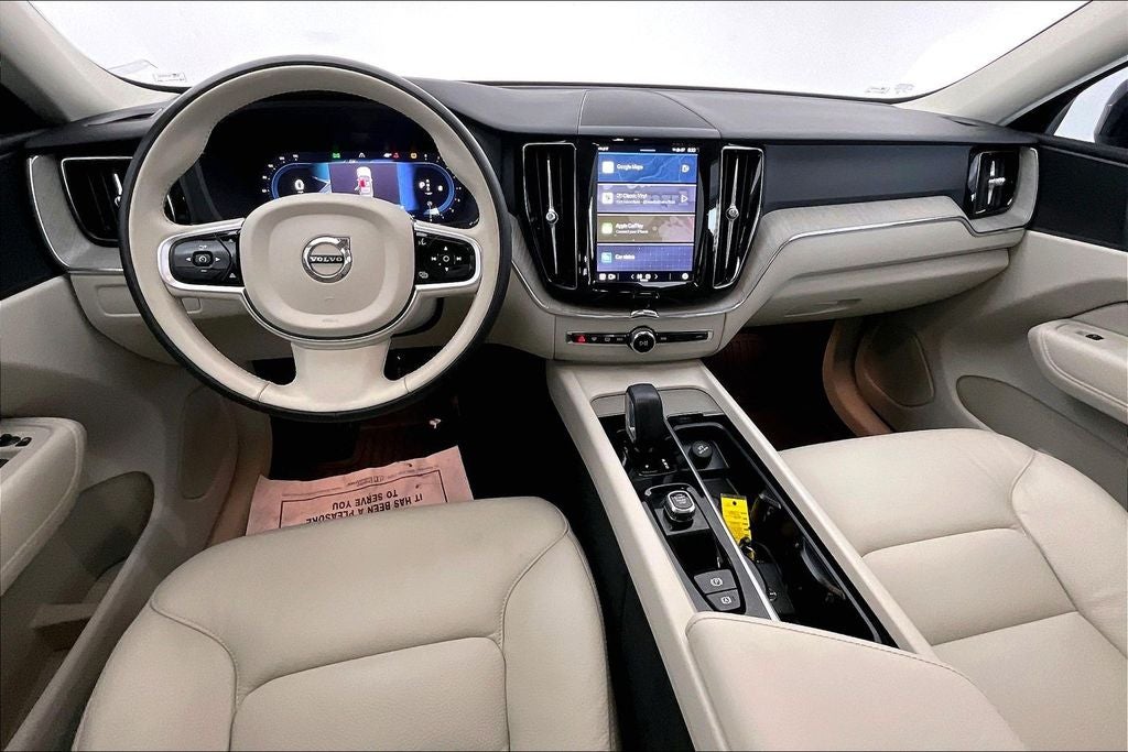 2023 Volvo XC60 B5 Plus Dark Theme