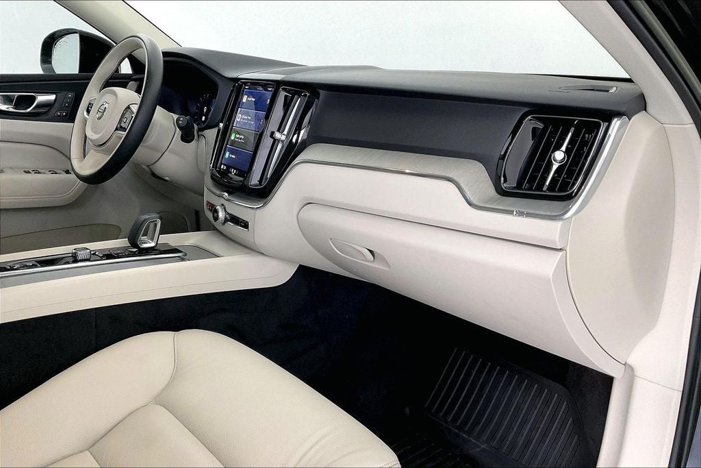2023 Volvo XC60 B5 Plus Dark Theme
