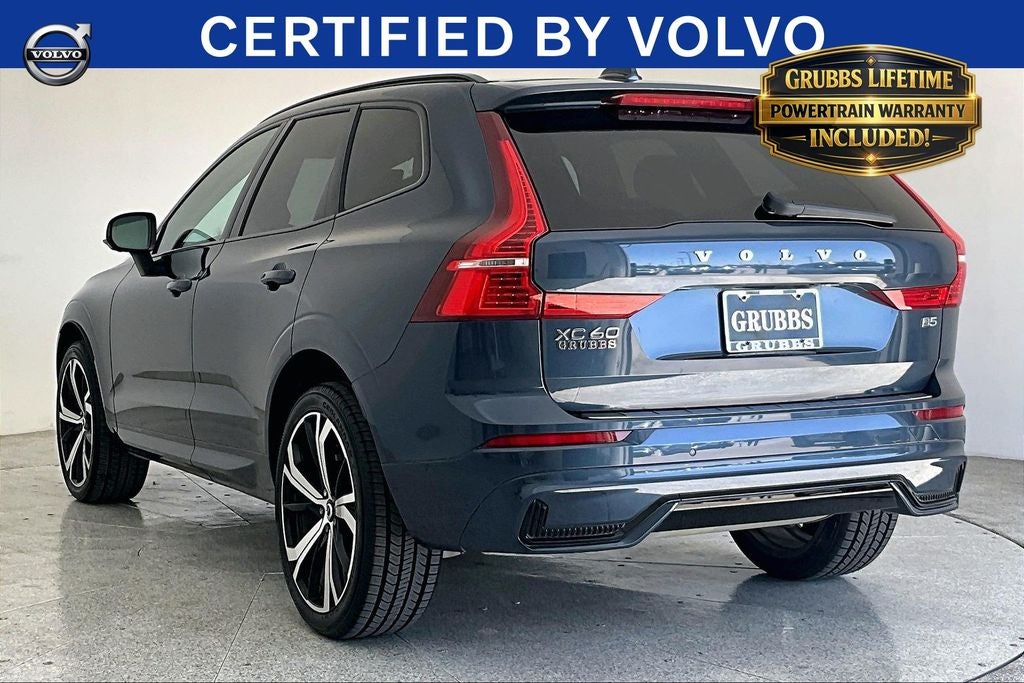 2023 Volvo XC60 B5 Ultimate Dark Theme