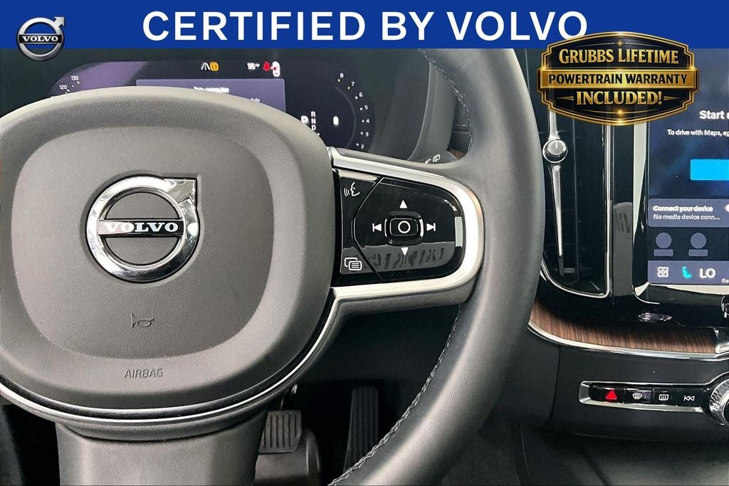 2023 Volvo XC60 B5 Ultimate Dark Theme