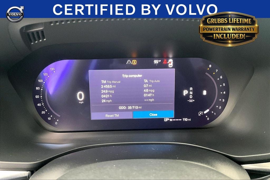2023 Volvo XC60 B5 Ultimate Dark Theme