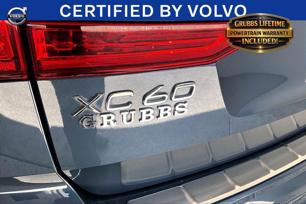 2023 Volvo XC60 B5 Ultimate Dark Theme