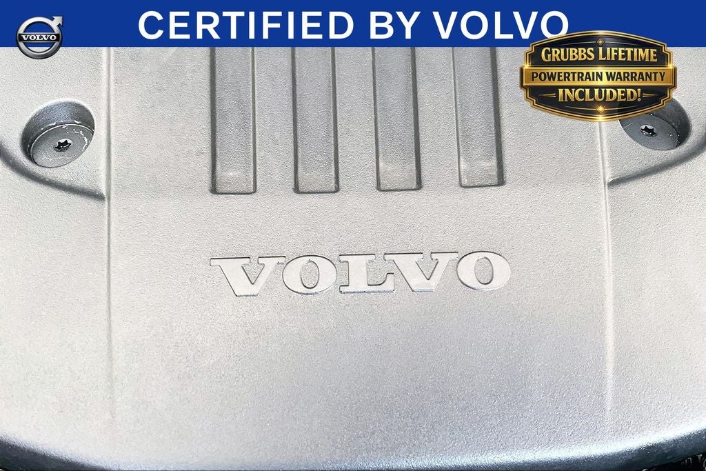 2023 Volvo XC60 B5 Ultimate Dark Theme
