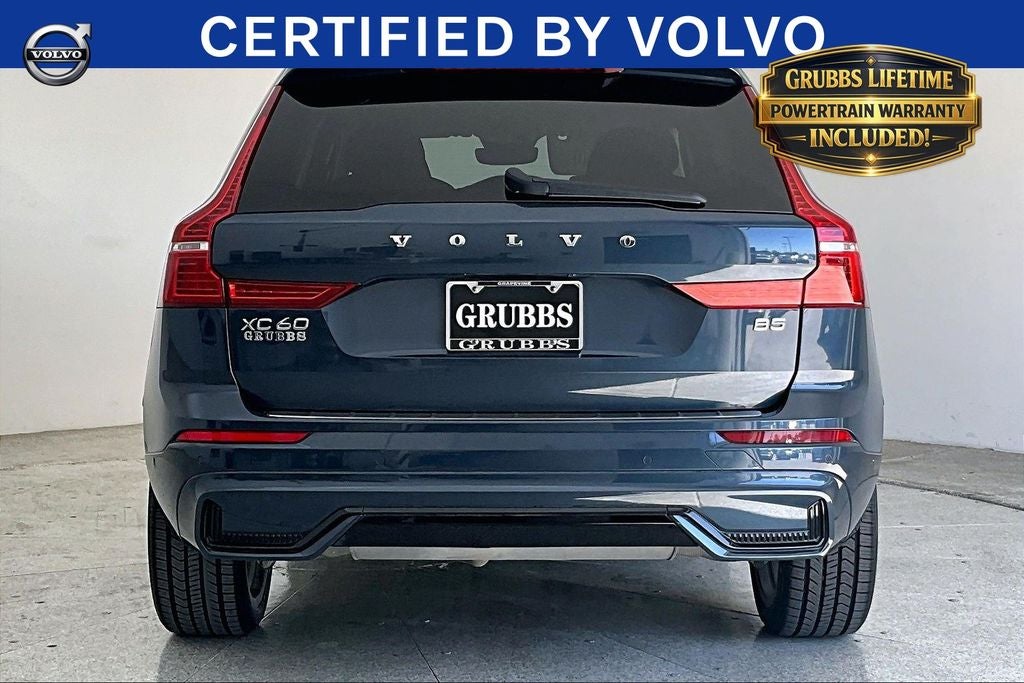 2023 Volvo XC60 B5 Ultimate Dark Theme
